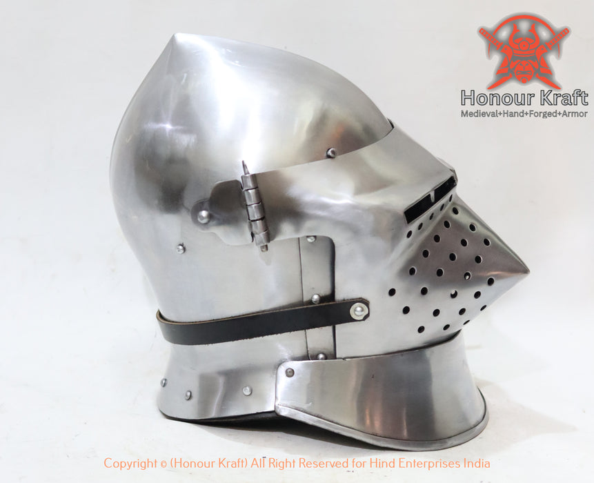 Steel Houndskull visor helmet with padded liner for enhanced comfort and protection