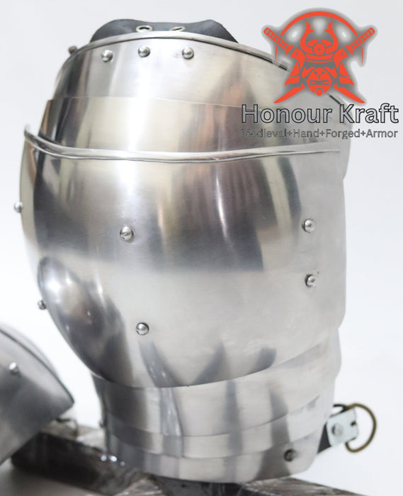 medieval plate shoulder armor with articulation