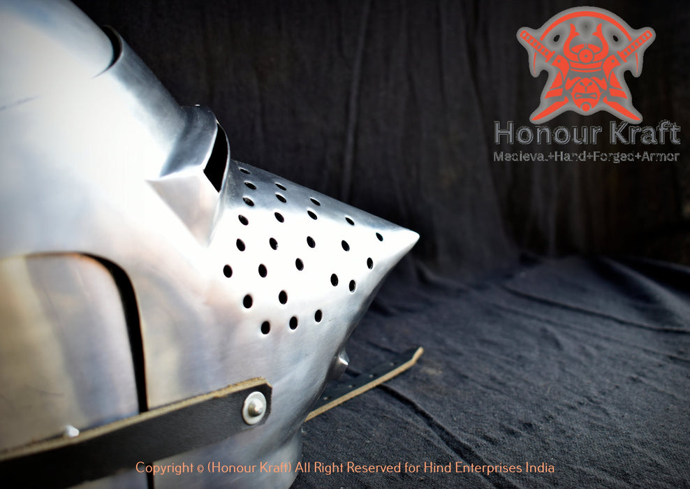 Premium steel Houndskull Helmet with authentic medieval armor craftsmanship by Honour Kraft.
