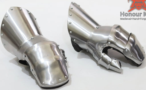 Milanese mitten gauntlets buhurt
15th century Italian mitten gauntlets