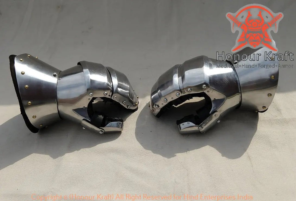 battle-ready plate gauntlets for fighters
heavy-duty mitten gauntlets steel
