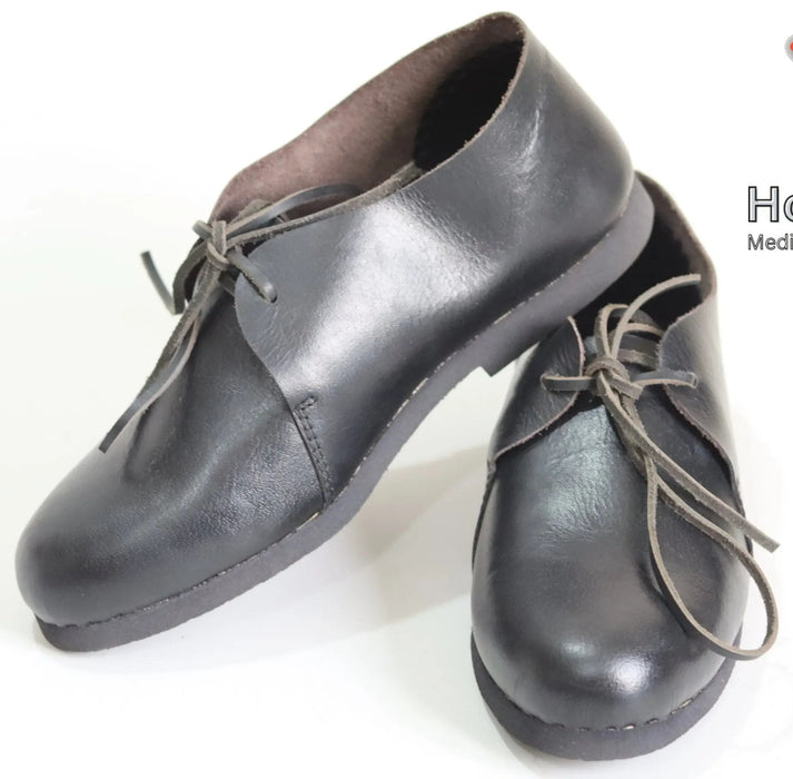 European 18th century spanish footwear leather