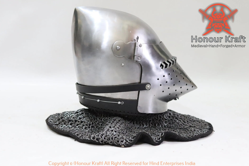medieval knight french houndskull helmet
combat-ready houndskull bascinet armor
