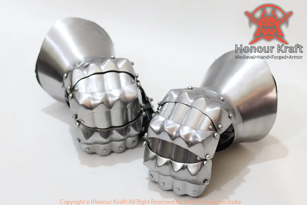 long wrist katterpillar hand armor
padded medieval mitten gauntlets katterpillar