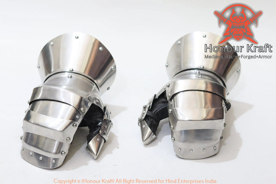 padded leather-lined Tristan gauntlets for buhurt