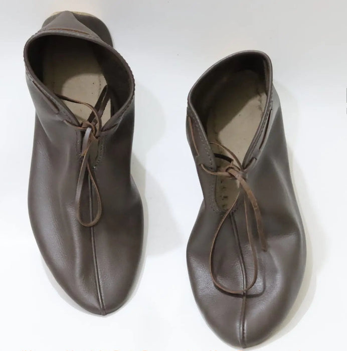 viking age shoes based on haithabu finds