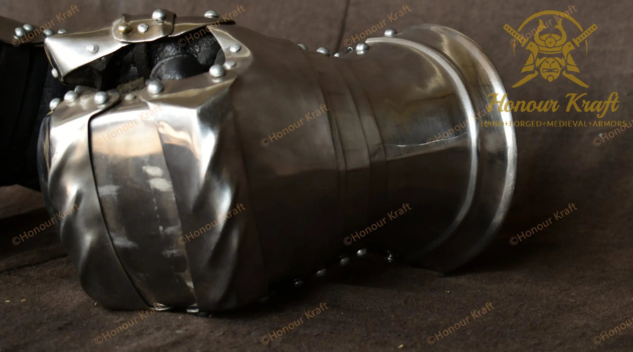 tournament-grade articulated mobility gauntlet steel